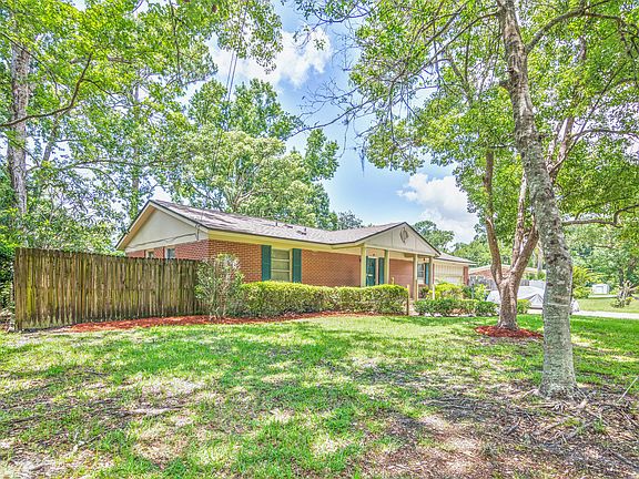 3rd image of 8414 San Martarro Dr E