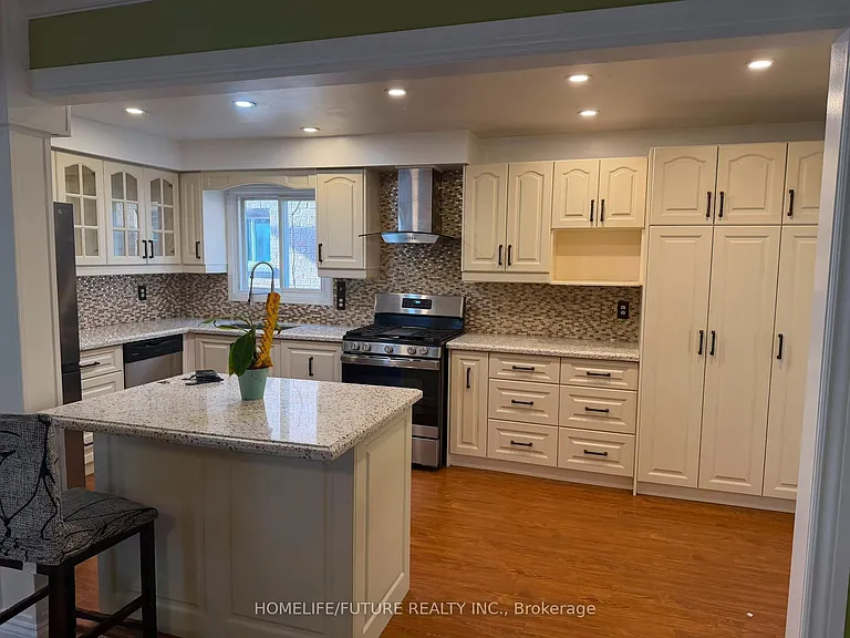 54 Harley Dr #MAIN 2ND FLR — Photo 4