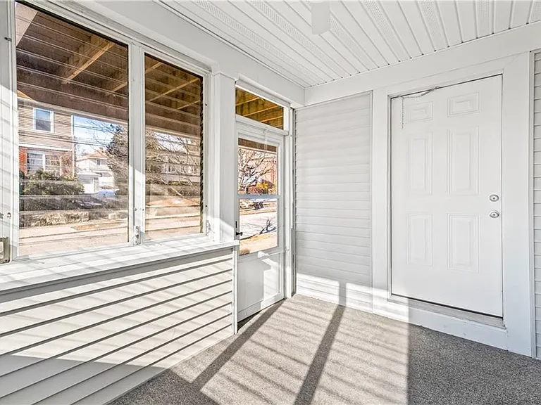 37 Tyndall Ave — Photo 8