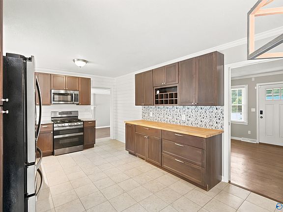 2nd image of 2108 Southpark Blvd SW