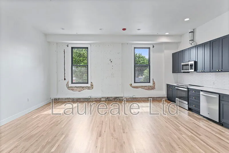 1 bed, 1.0 bath, 900 sqft, $1,745 — Photo 3
