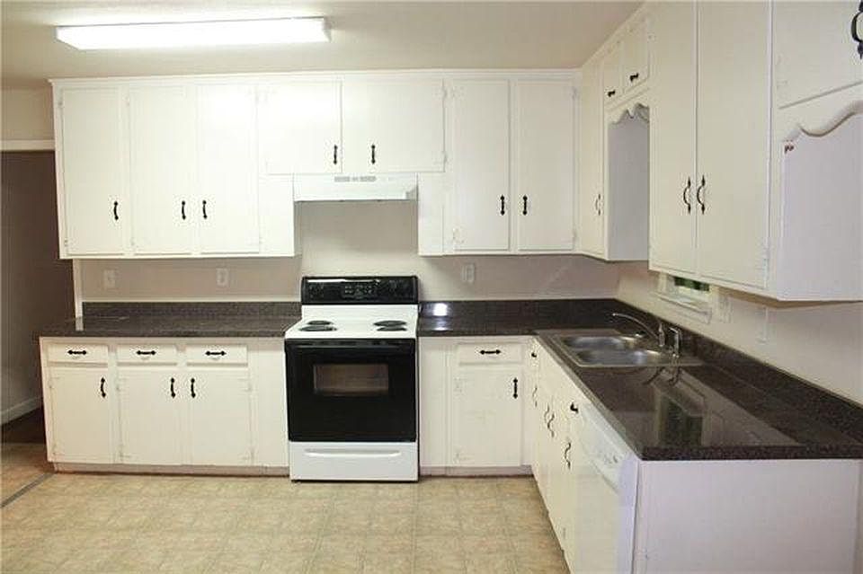 2nd image of 4929 Flagstone Dr