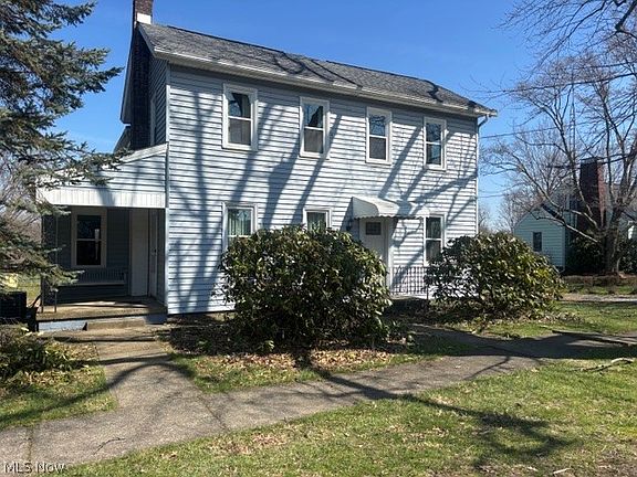 2nd image of 137 Noble St W