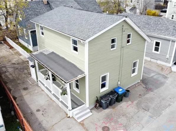 2 Ware Ct, Providence, RI 02907