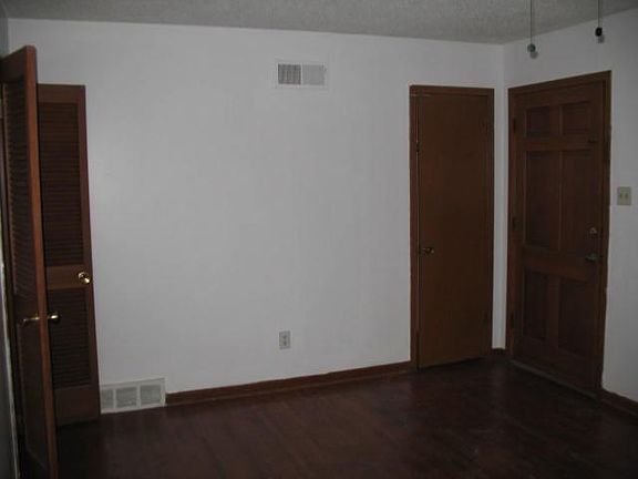 4th image of 4171 Parkchester Ave