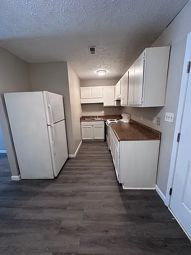 5801 Aftonshire Dr Photo 1