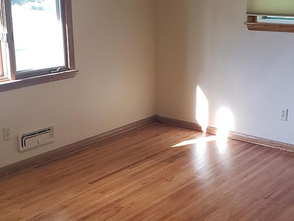 5th image of 13605 Grand Ave S