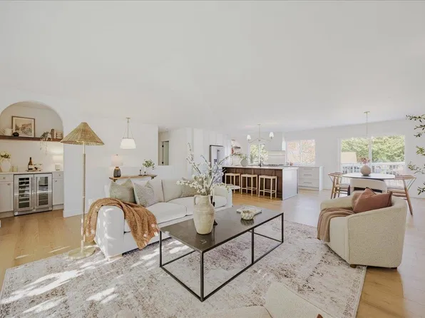 21819 Dover Rd, Maple Ridge, BC V2X 7V6