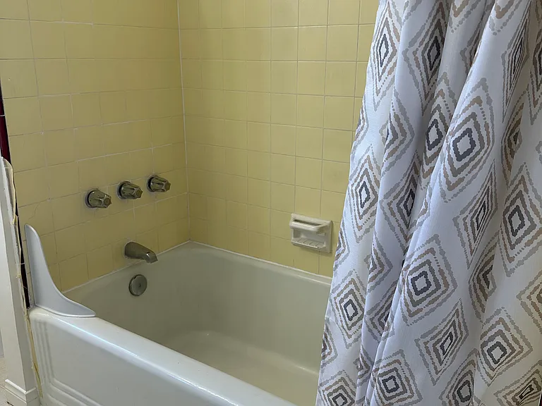 1531 Dixon St — Photo 17