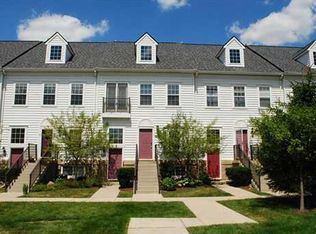1147 Freesia Ct, Ann Arbor, MI 48105