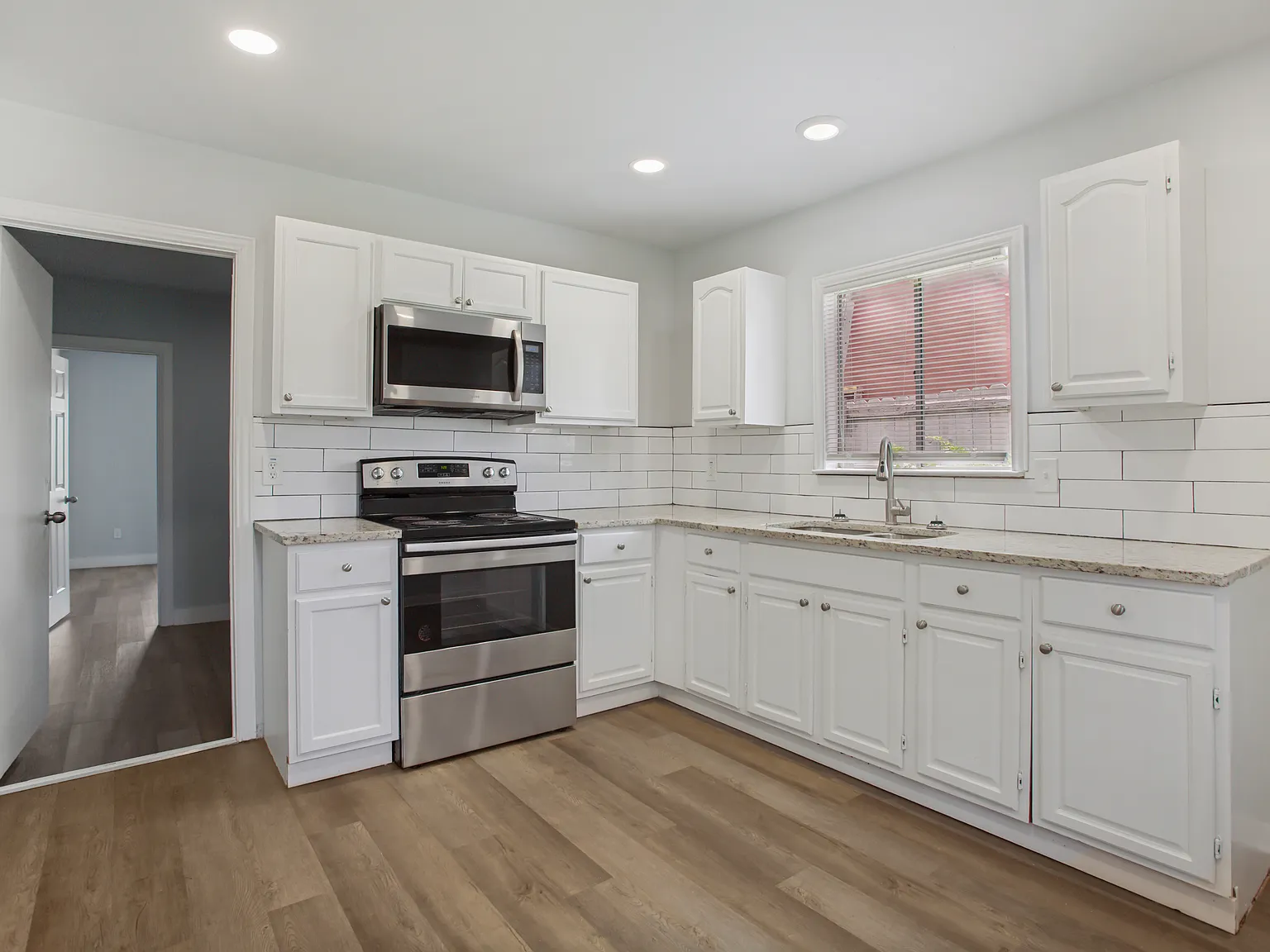 4 bed, 1218 sqft, $1,350 — Photo 3