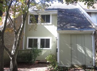 11140 Forest Edge Dr, Reston, VA 20190