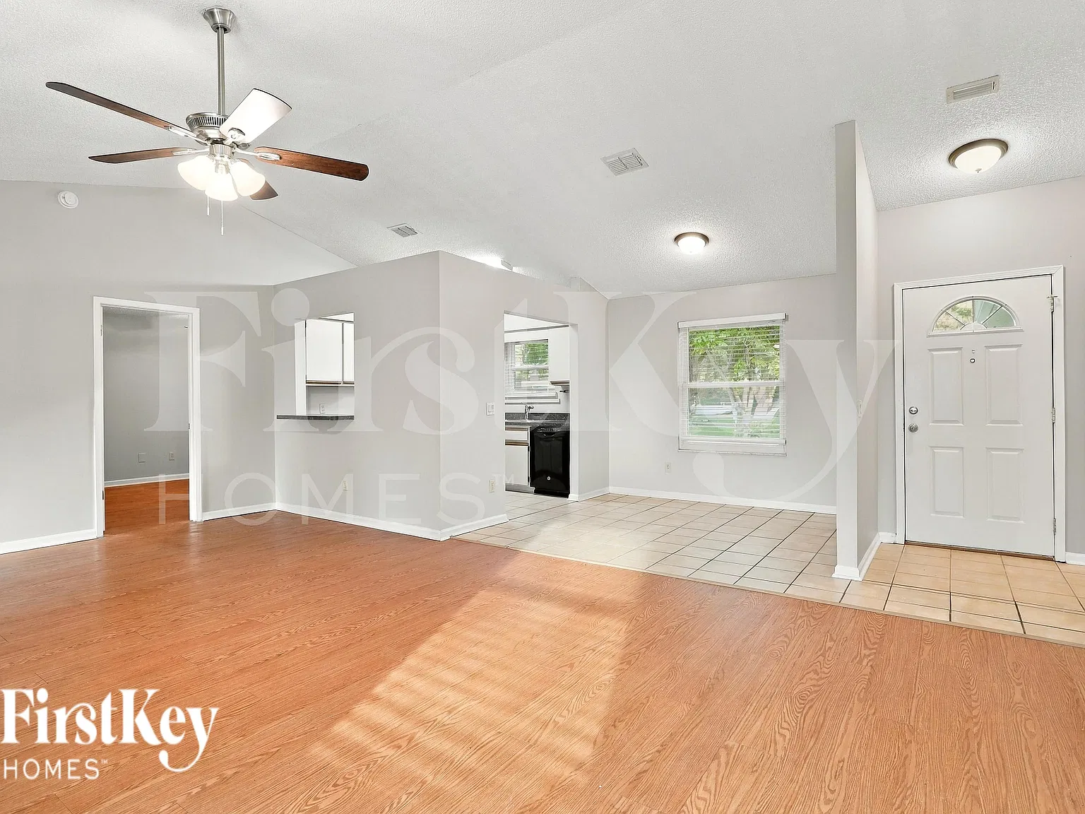 3 bed, 2.0 bath, 1333 sqft, $1,795 — Photo 4