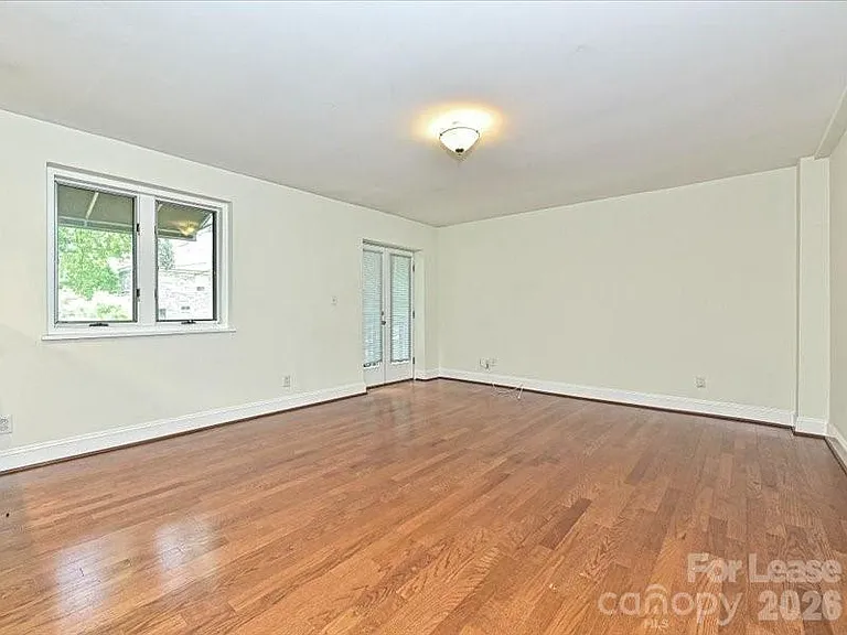 2441 Vail Ave #C4 — Photo 2