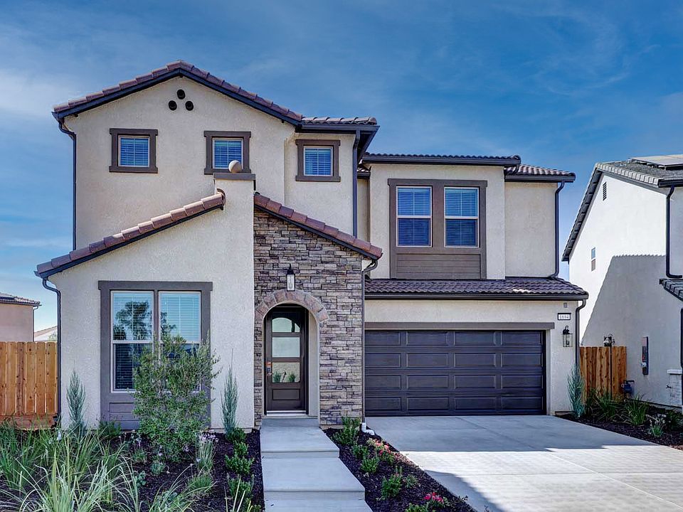 Canvas 12 Modern Spanish Exterior