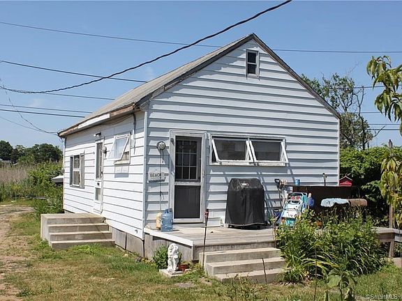 Investment home in the rear yard