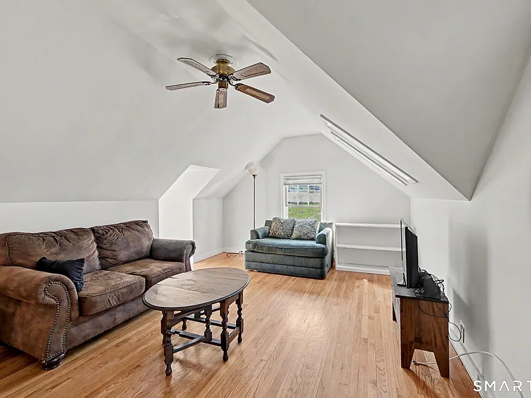723 Riverbank Rd #GARAGE COTTAGE — Photo 8