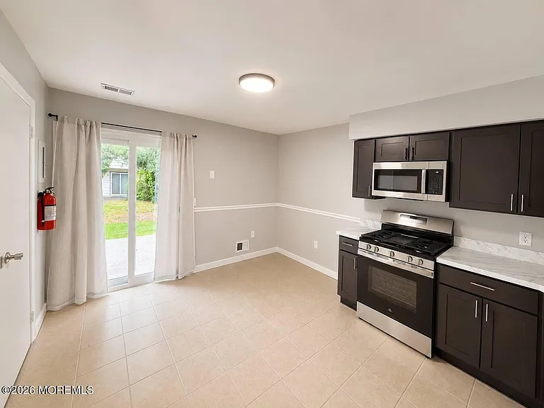 1144 Sawmill Rd #121 — Photo 7