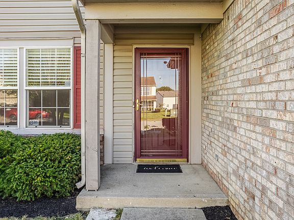 3rd image of 3923 Bressingham Dr