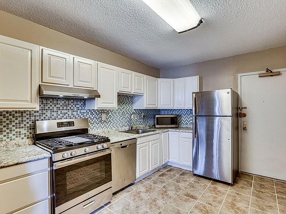 5th image of 3705 George Mason Dr #2016