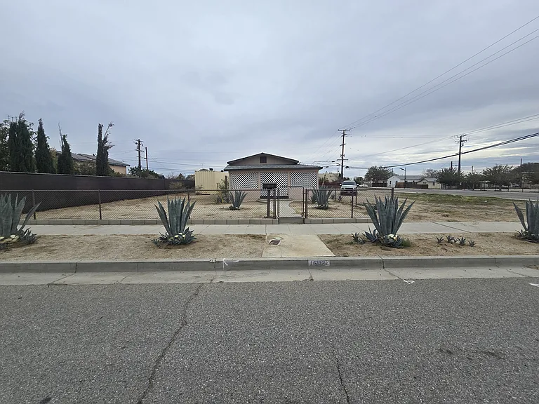 K St — Photo 2