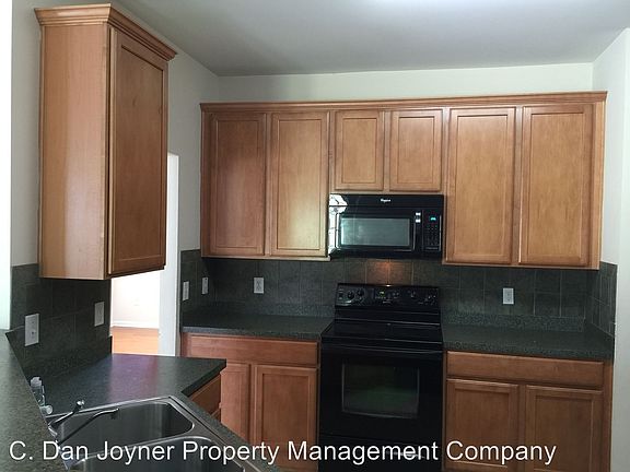 2nd image of 120 Bellemere Pl
