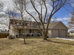 15649 Maple St, Basehor, KS 66007