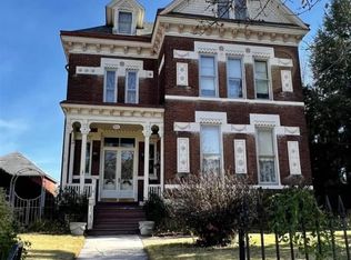 822 N 6th St, Quincy, IL 62301