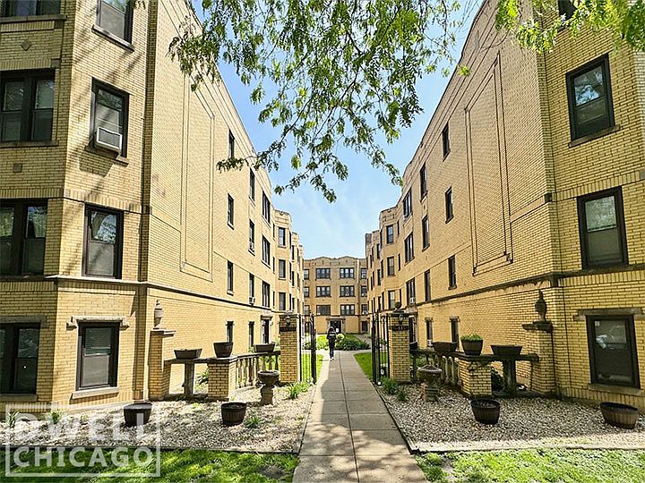 1st image of 3815 N Greenview Ave #3821-3W