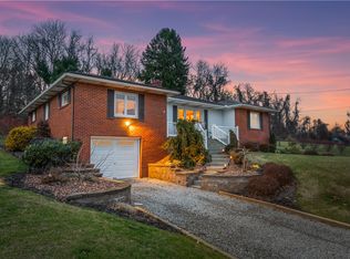 93 Cowan Rd, Carnegie, PA 15106