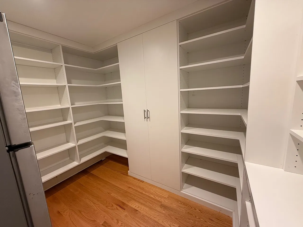 6 bed, 4960 sqft, $10,000 — Photo 4