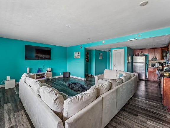 3rd image of 60 Parkway Dr E APT 1M