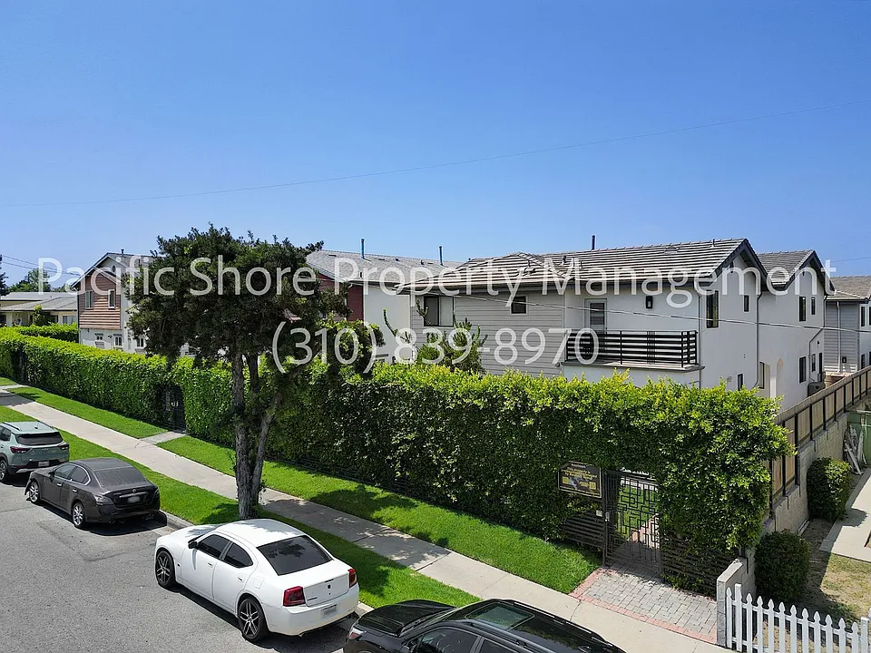 7205 S. La Cienega Apartments