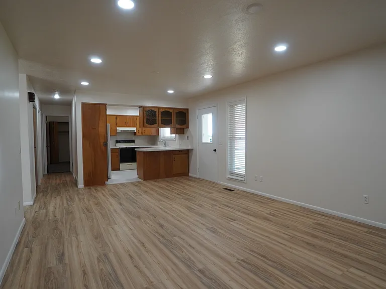 615 S 5900 W — Photo 8