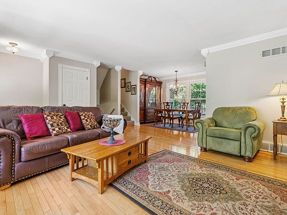 4th image of 432 S 10th St