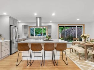 7850 NE 140th Pl, Kirkland, WA 98034