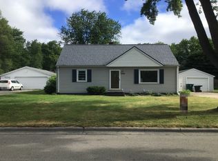 2578 Tulip Ln, Green Bay, WI 54313