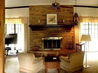 3310 SW Springcreek Pl, Topeka, KS 66614