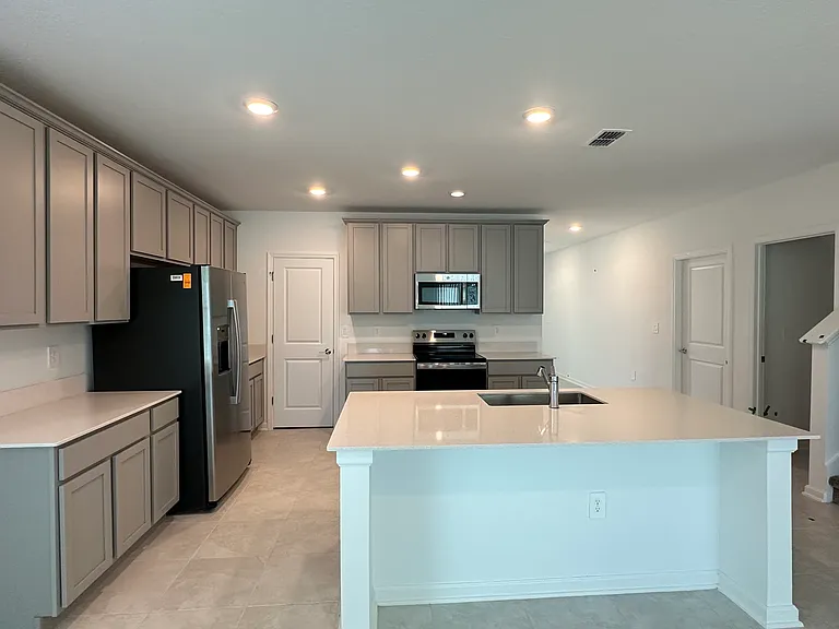 4039 Ambrose Ave — Photo 8
