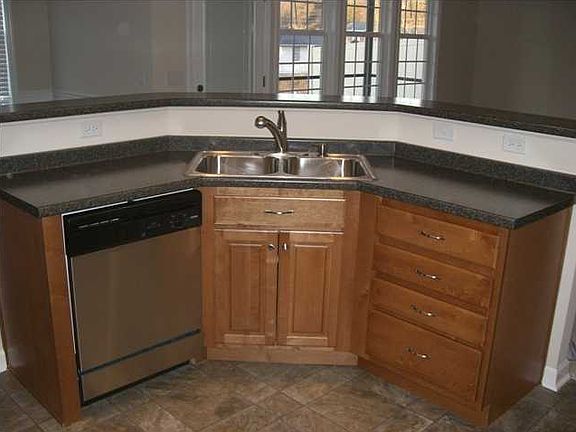 4th image of 2851 Amsterdam Ln #33