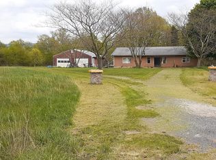 18964 Cacapon Rd, Great Cacapon, WV 25422