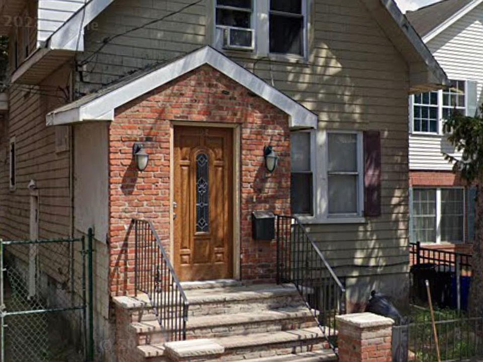 1st image of 102 Brookdale Ave