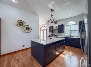 718 Willow Brook Dr, Farmington, MO 63640