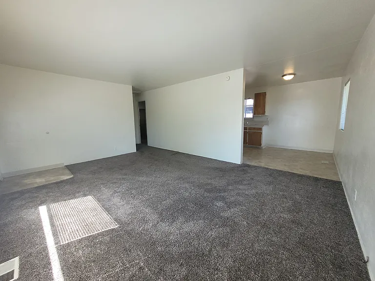 1211 W Martin St — Photo 3