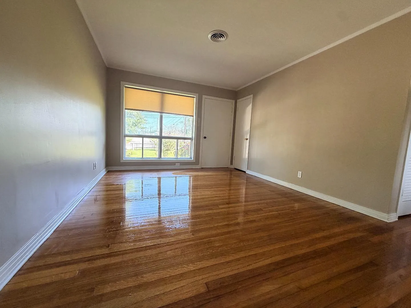 128 E Harris Cir — Photo 3