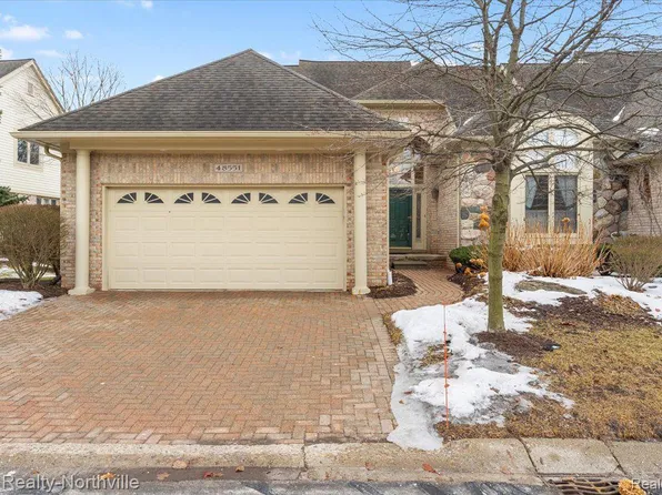48551 Beaver Creek Dr, Plymouth, MI 48170