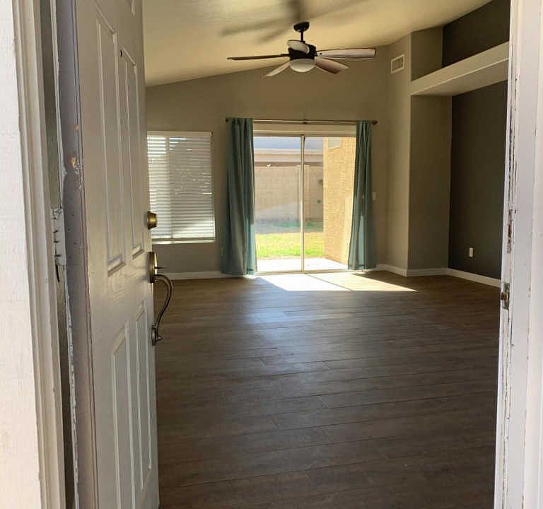 1st image of 757 E Cantebria Dr