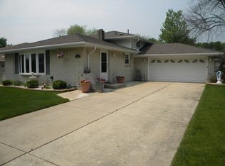 7804 S Williams St, Downers Grove, IL 60516
