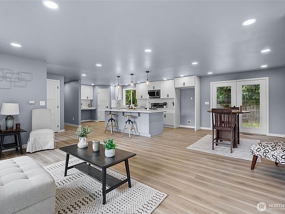 5th image of 18604 9th Avenue Ct E