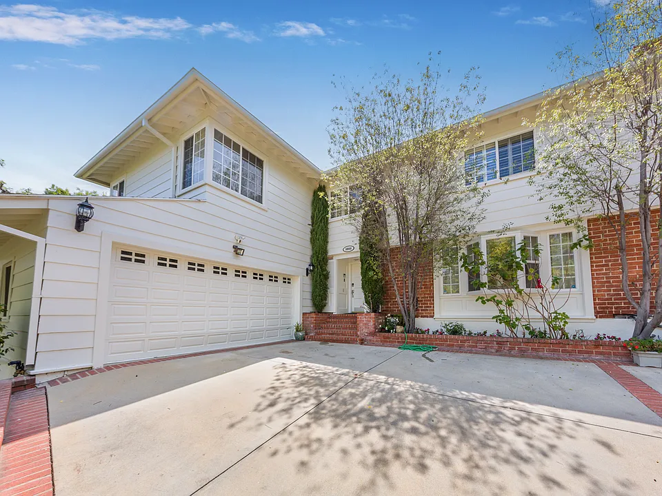 9808 Hillgreen Pl